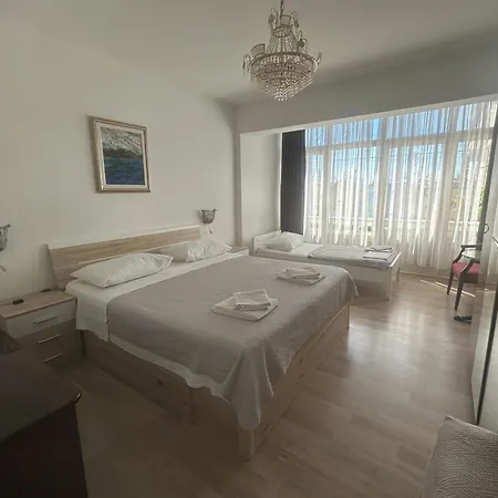 Hotel Nico 3*