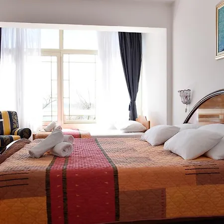 Hotel Nico 3*
