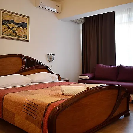 Hotell Nico 3*